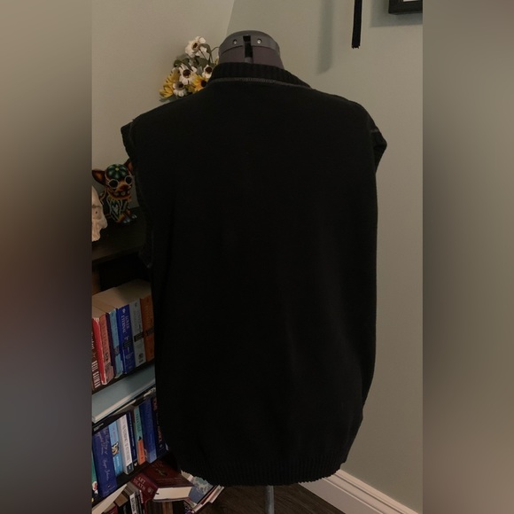 Men’s Sweater Vest - Picture 2 of 2